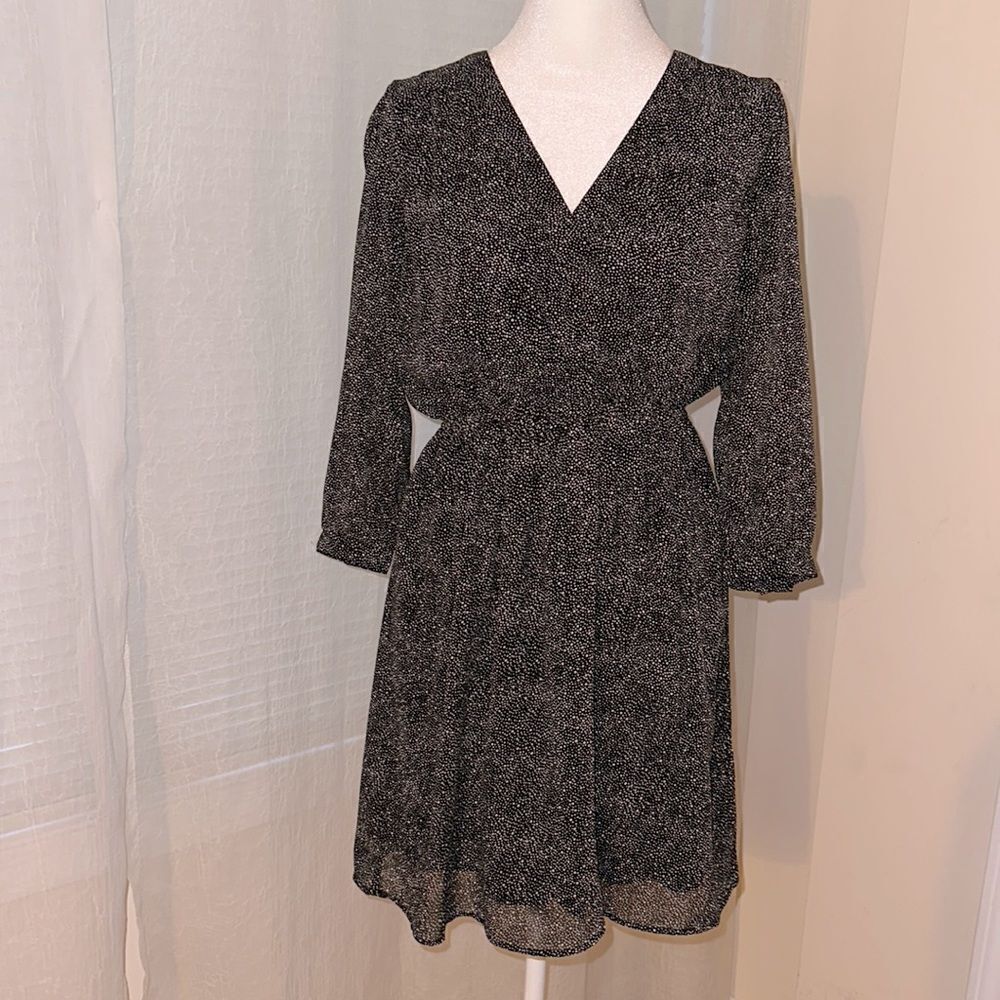 Charming Charlie S Black White Speckled Polka Quarter Sleeve V-Neck Dress